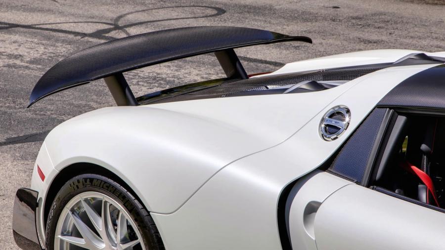 Детали экстерьера Porsche 918 Spyder Weissach Package (472) 2015 года  (фото 8 из 20)